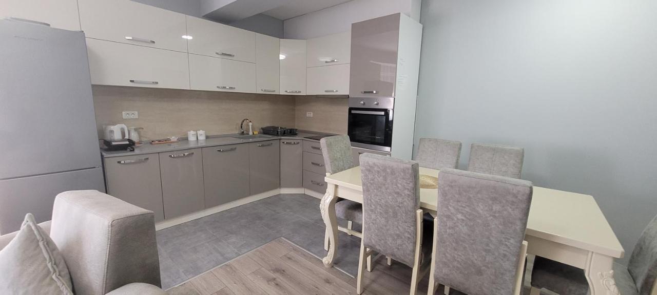 Lovely 2-Bedroom Apartment Скопье Экстерьер фото